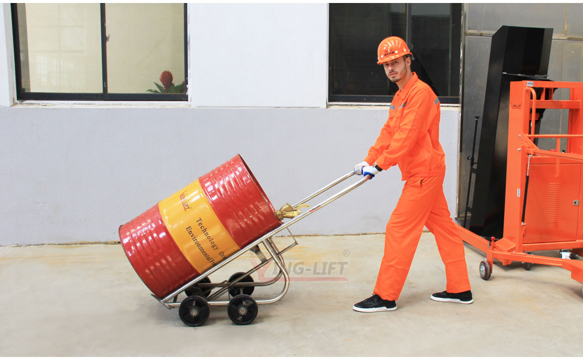 不銹鋼機(jī)械油桶車(chē)