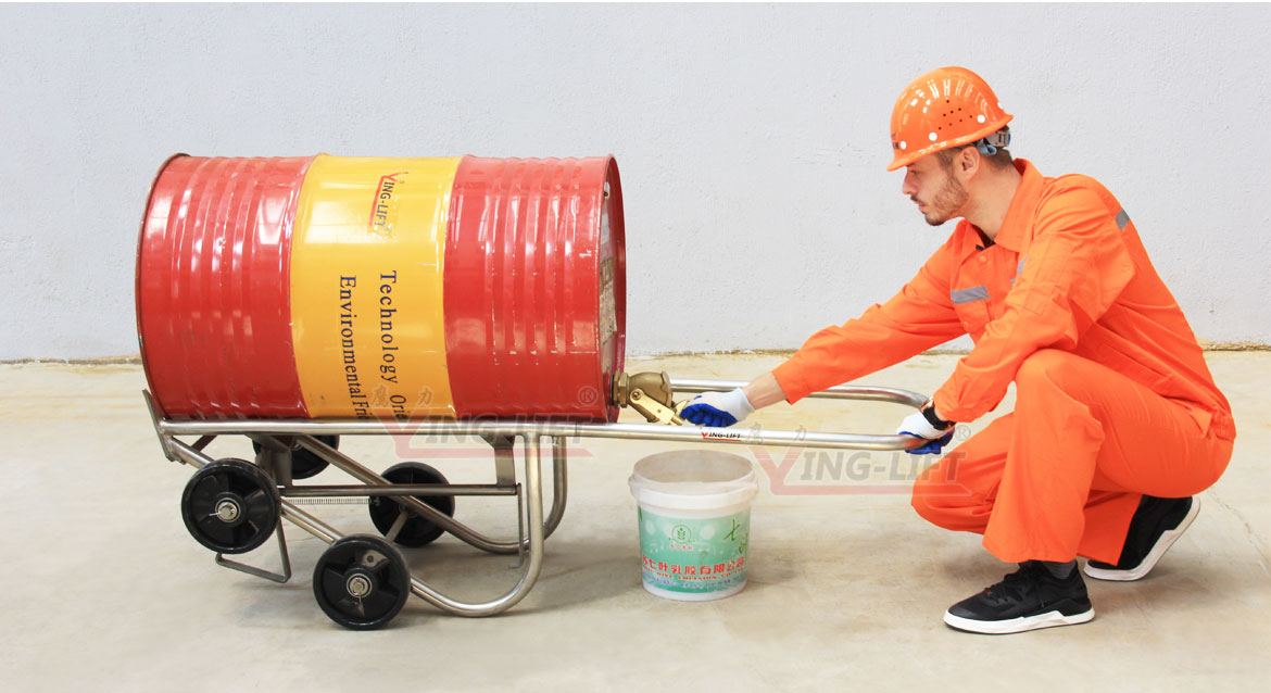 不銹鋼機(jī)械油桶車(chē)